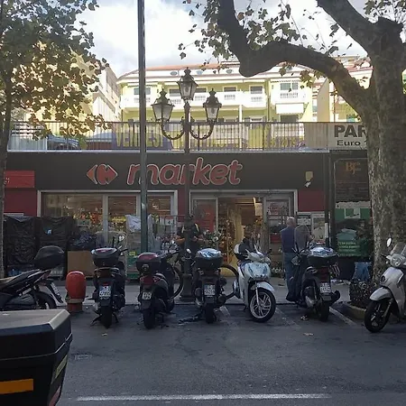 Апартаменти Garibaldi 111 *